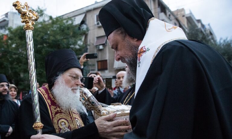 Γέροντα Εφραίμ ευχαριστούμε που φροντίζετε για εμάς τους αμαρτωλούς – Την ευλογία του Αγίου Ιωάννη του Χρυσοστόμου να έχουμε