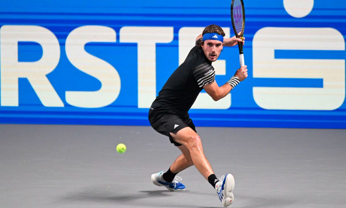 Τσιτσιπάς: Δυναμική πρεμιέρα στο Παρίσι – Νίκησε με 2-0 τον Αλιασίμ και περιμένει Ζβέρεφ