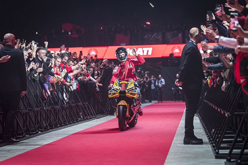MotoGP-Ducati-Campions-supersport-superbike-moto-gp-ducati-team-party-unipol-arena-bolonia