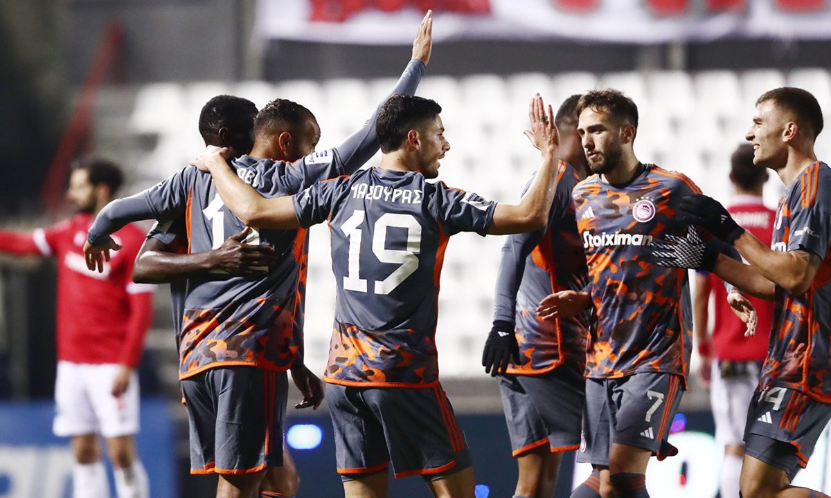 Ο Ολυμπιακός λυτρώθηκε από τον Ελ Αραμπί και εκείνος εκθέτει τον Ντιέγκο Μαρτίνεθ