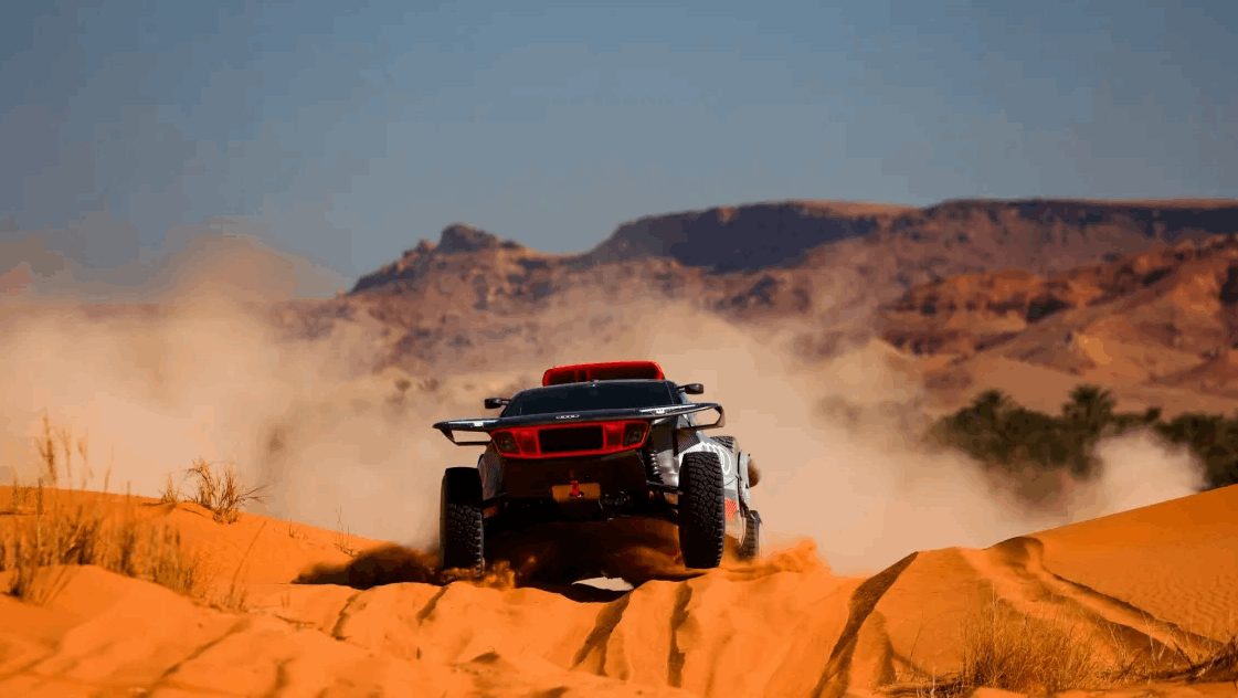 Rally-Dakar-2024-Audi-RS-Q-e-tron-Stephane-Peterhansel