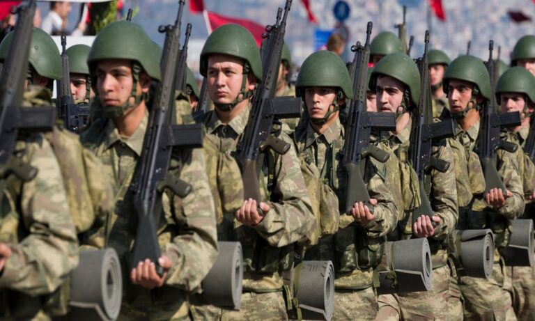 «Εμφύλιος» στην Τουρκία – «Κατέστρεψαν τον τουρκικό στρατό, γέμισαν ισλαμιστές και μέλη αιρέσεων»