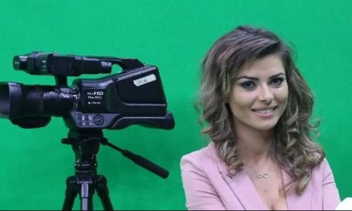 Αίσχος! Η νέα μόδα στην Αλβανία είναι να μη φοράνε σουτιέν στην τηλεόραση οι παρουσιάστριες σε μία ξεκάθαρη ταπείνωση της γυναίκας.