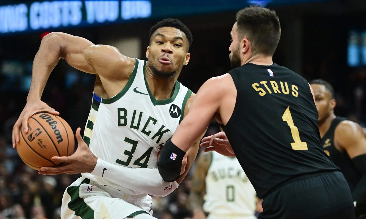 Μιλγουόκι Μπακς: Ιδανική «αυλαία» για το 2023 – Φοβερός Αντετοκούνμπο και νίκη κόντρα στους Καβαλίερς!