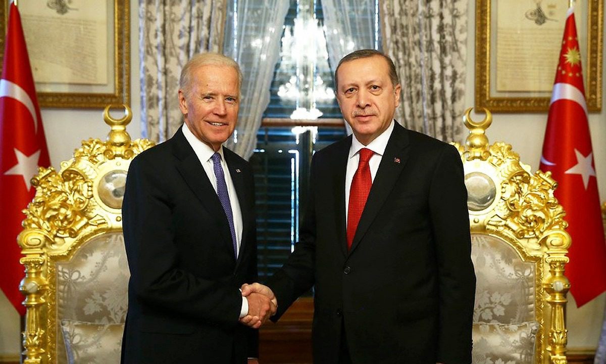 «Πόρτα» στον Ερντογάν από τον Μπάιντεν – Έξαλλοι στην Τουρκία