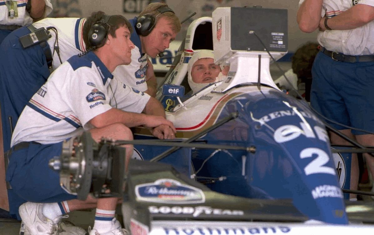 formoula1-david-goulthard-formula1-airplane-crash-thanatiforo-distichima-Ayrton-Senna-Williams-Red-Bull-F1-David-Coulthard-plane.j
