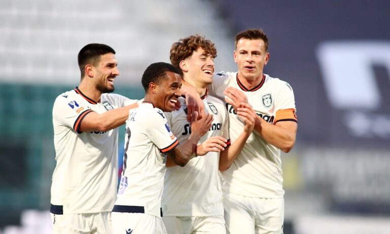 Με «σβηστές μηχανές» και γκολ – «ποίημα» του Κωνσταντέλια ο ΠΑΟΚ πήρε την πρόκριση στους «8»