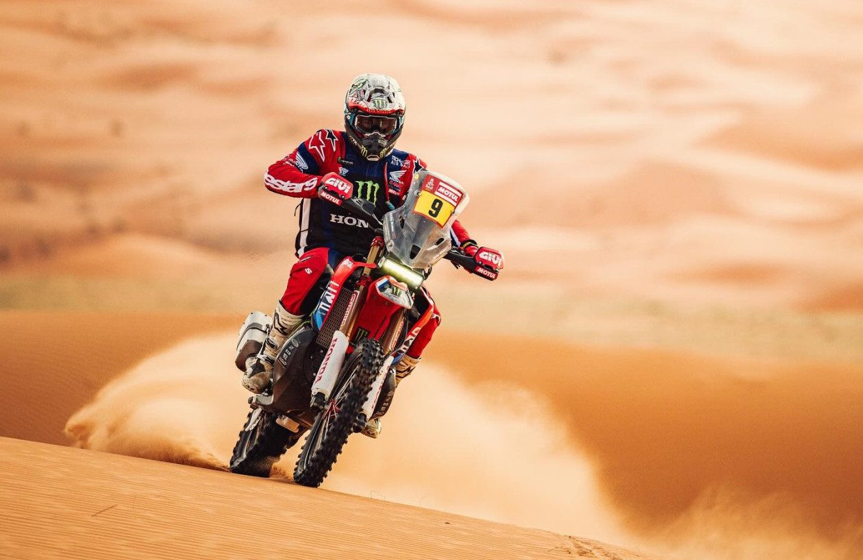 Ricky-Brabec-Dakar-2024-Honda-motorbikes-moto-ntakar-nikitis-kerdise-american