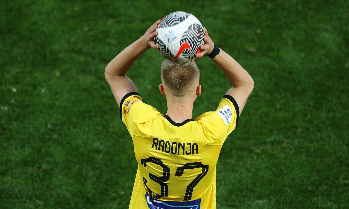 Η ΑΕΚ έπαιξε με βασικό δεξιό μπακ τον Ραντόνια, αλλά ο βόσνιος έδειξε πως ακόμα έχει δρόμο για να βρεθεί σε ένα άλφα επίπεδο