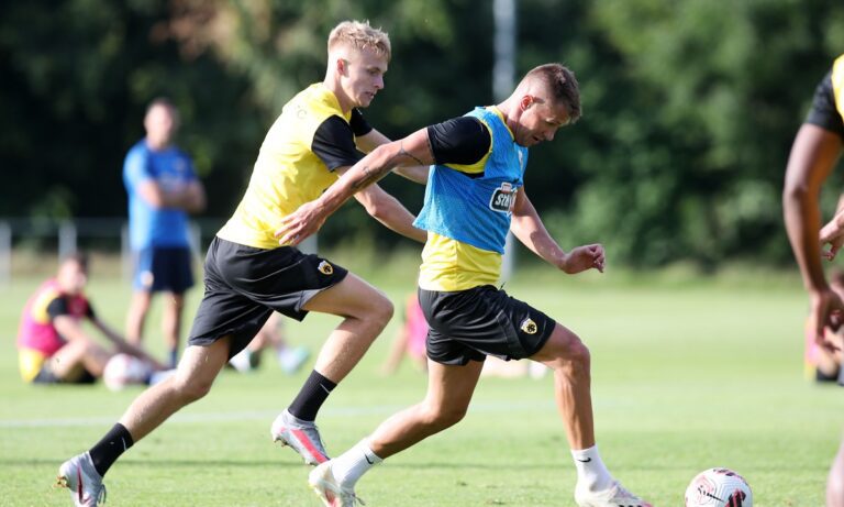 Η ΑΕΚ με βασικό τον Ραντόνια – Σοκ με Σιμάνσκι