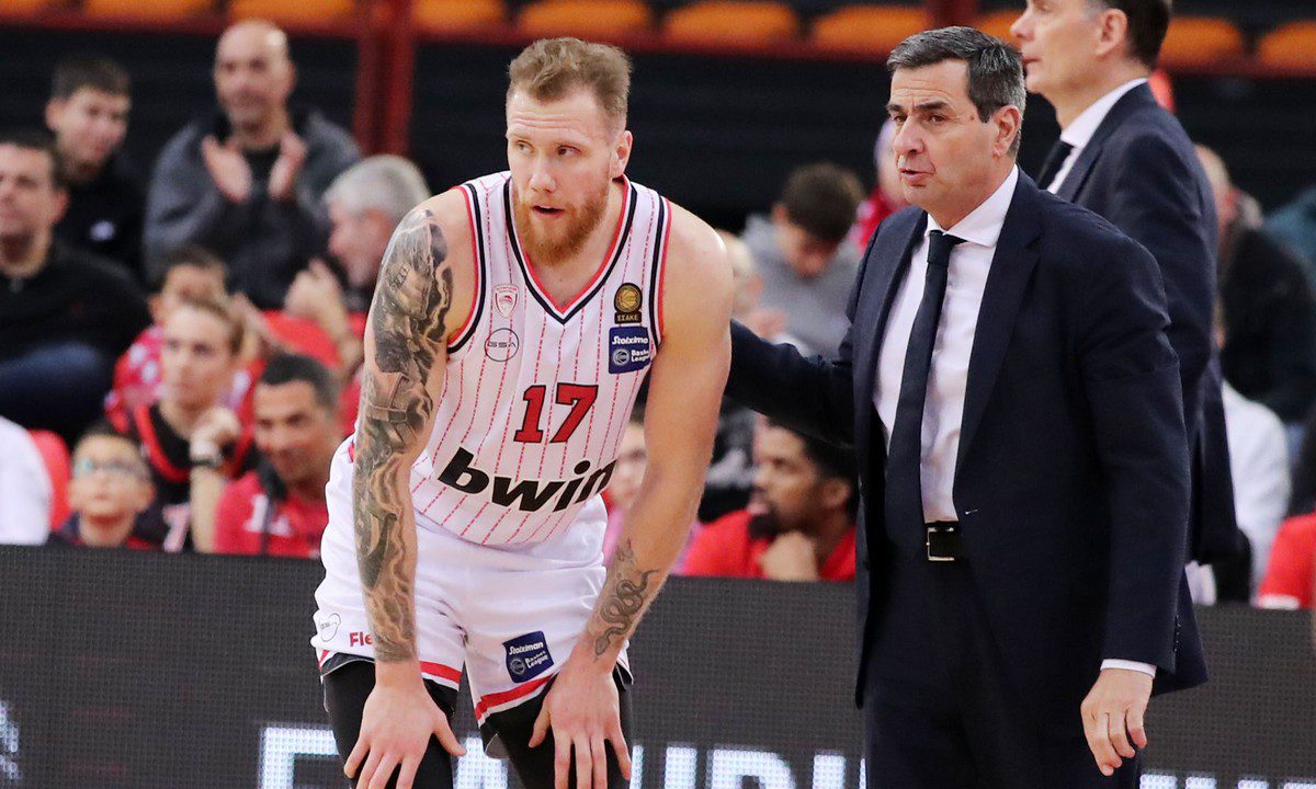 Ολυμπιακός: Απόφαση έκπληξη στη 12αδα με Αρμάνι ο Μπαρτζώκας – Στέλνει μήνυμα;