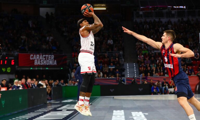 Καυτός ο Κάνααν – Με 4/4 τρίποντα ξεκίνησε το ματς με τη Μπασκόνια!