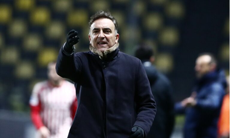 Ολυμπιακός: Έξαλλος ο Καρβαλιάλ με βασικό παίκτη του Ολυμπιακού – Τον στέλνει να κάνει προπόνηση με τις μπουλντόζες;