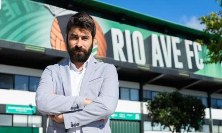 Ρίο Άβε: Ο προπονητής στην ομάδα του Μαρινάκη που μιλάνε όλοι γι αυτόν – Λέτε να τον δούμε σε κανέναν Ολυμπιακό;