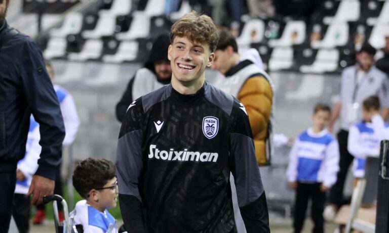 Καλοί μου άνθρωποι αυτό είναι το ποδόσφαιρο! Το αγοράκι, που σουτάρει όπως ο Κωνσταντέλιας και λιώνει το Tik Tok