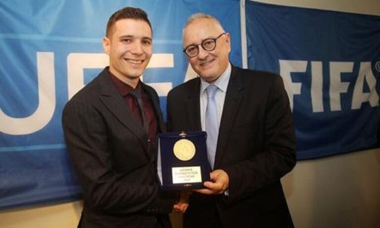 «Έπαιξε» στην άμμο κι έγινε διεθνής