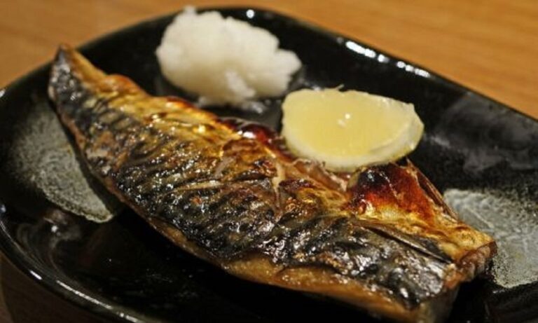 Ψαράκι τρώνε αυτή την ώρα Γιώργος Παπανδρέου και Χάρης Δούκας