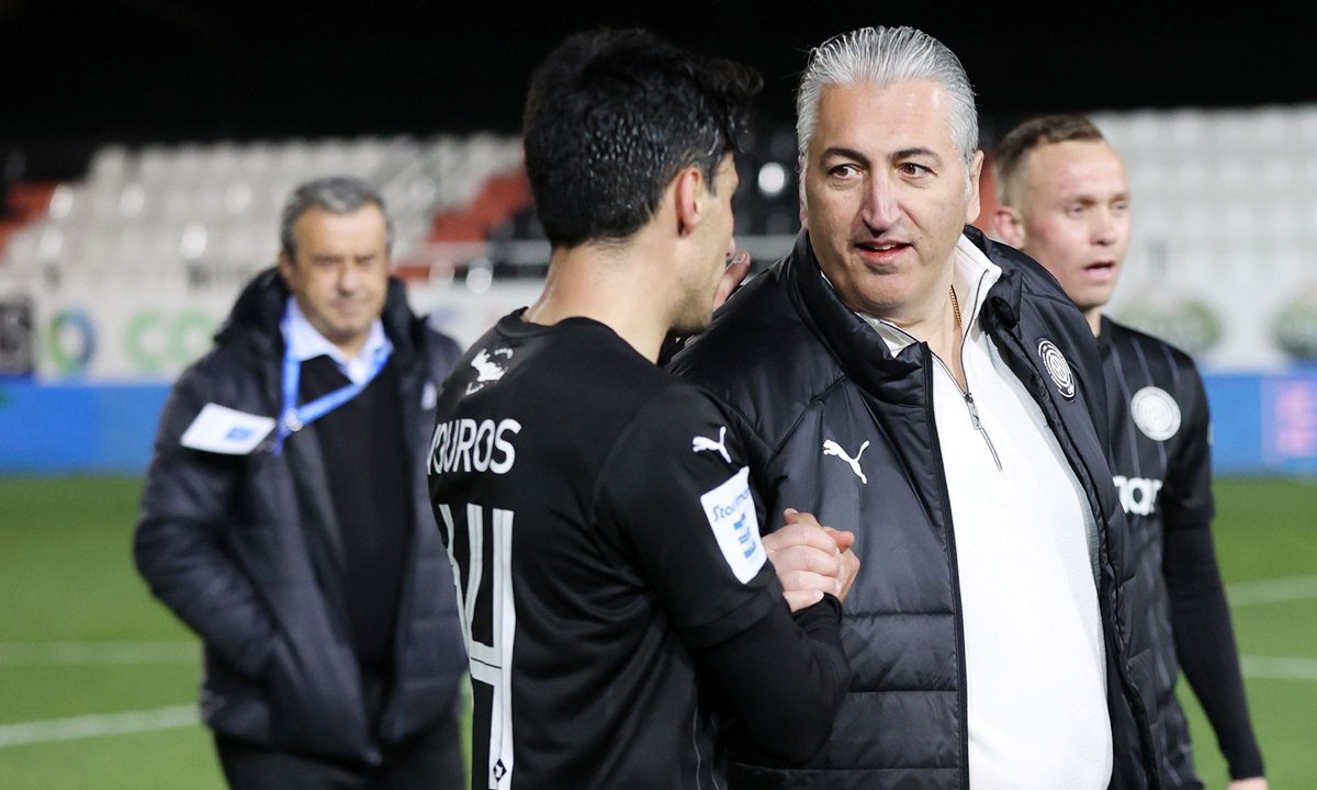 ΟΦΗ: Ο Μελ τα δικά του και η καψούρα του Μπούση για τον πάγκο