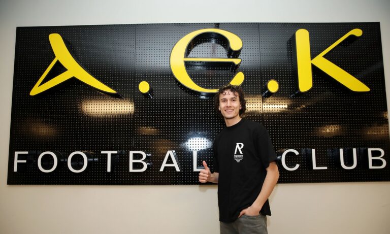 Η ΑΕΚ τσεκάρει εξτρέμ από την Premier League