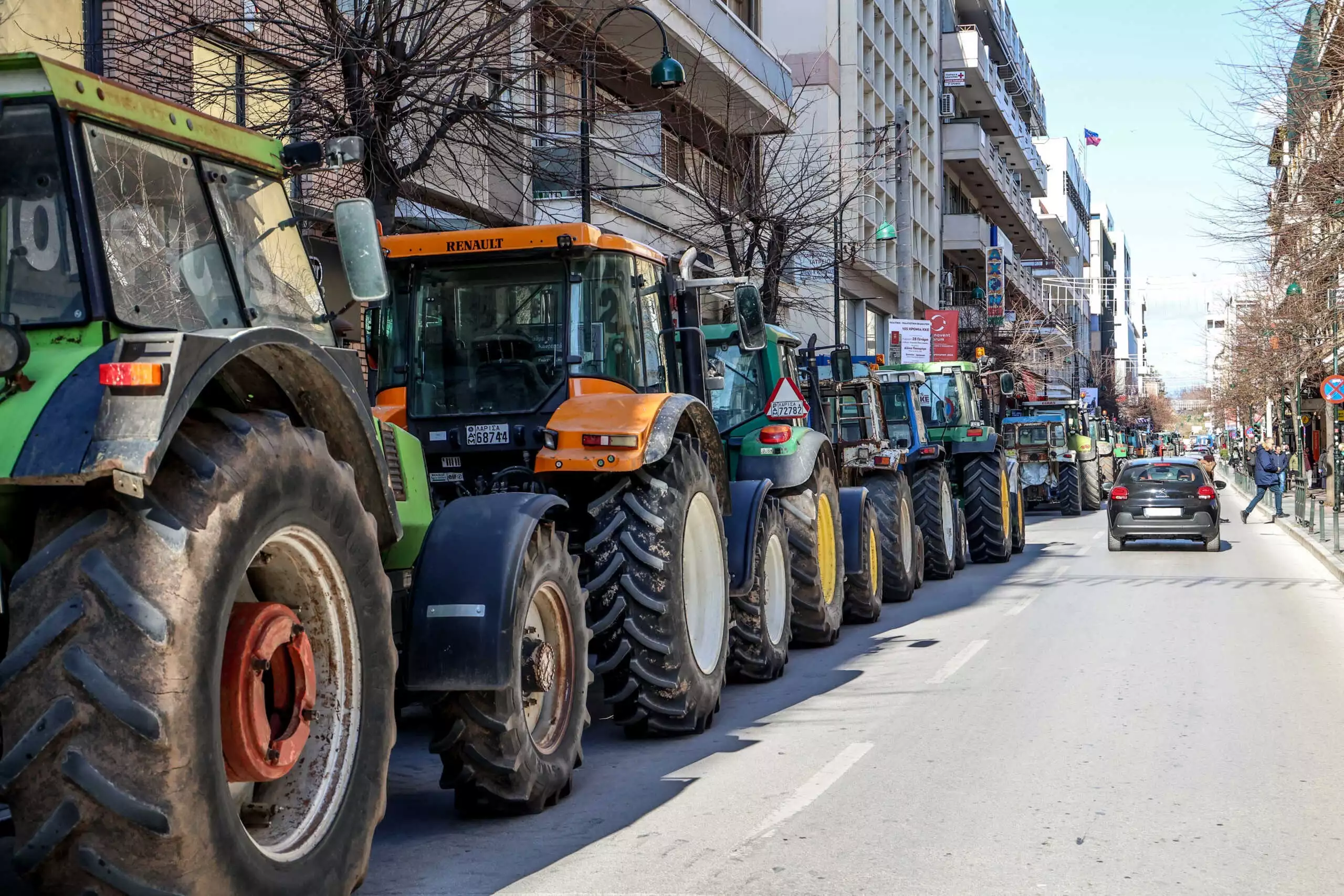 Αγρότες: Μάχη μέχρι τέλους με την αλαζονεία της κυβέρνησης – Αποφάσισαν για μπλόκα στις εθνικές και διαδήλωση με τρακτέρ στην Αθήνα!