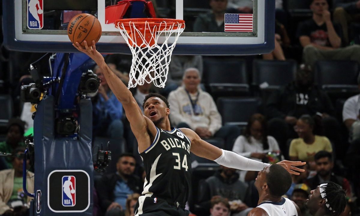 Μιλγουόκι Μπακς: Πάλευε μόνος του ο Αντετοκούνμπο – Απίστευτο κάζο στο Μέμφις! (vid)