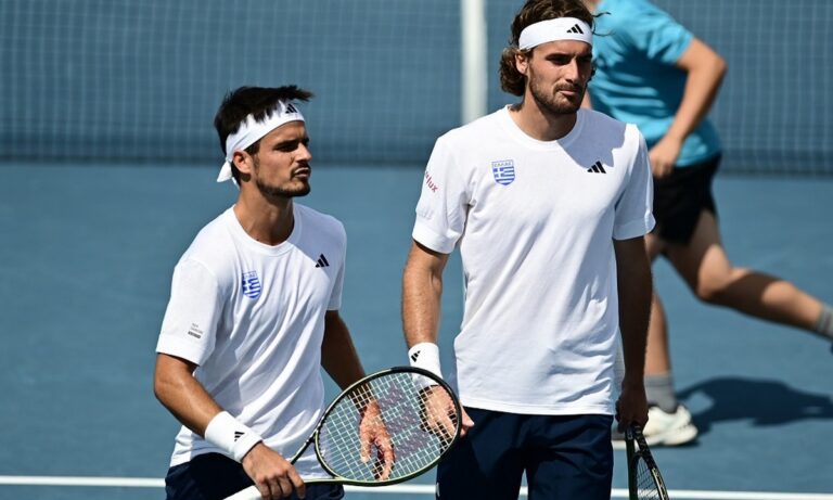 Davis Cup: Οικογενειακή υπόθεση η πρόκριση και το 3-0 – Τσιτσιπάς και Τσιτσιπάς