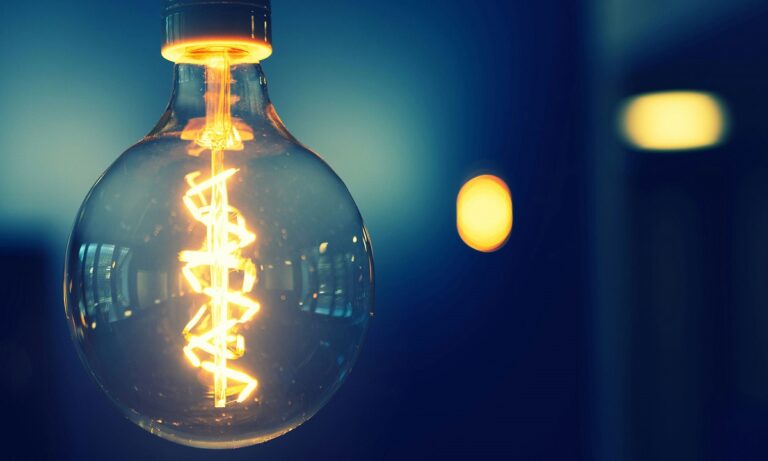 Ηλεκτρικό ρεύμα: Νέα οικονομική στήριξη – Ποιους θα αφορά!