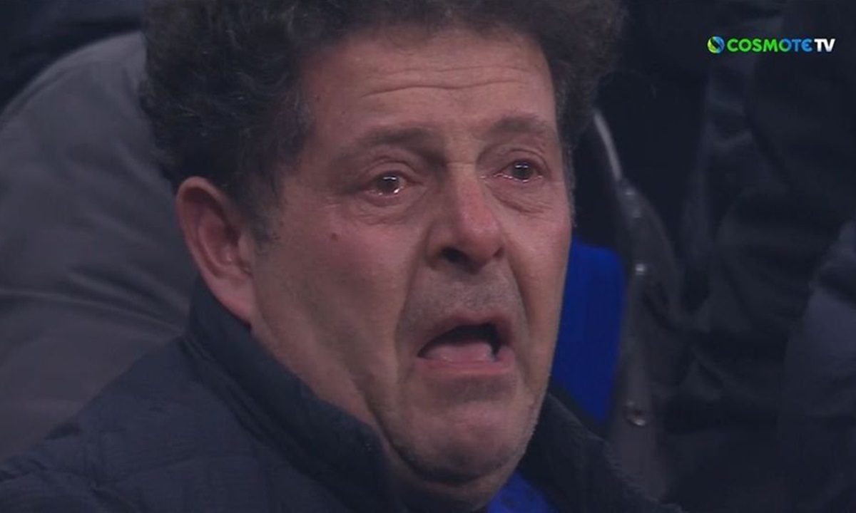 Συναισθήματα που μόνο το ποδόσφαιρο προσφέρει - Οπαδός της Ίντερ ξέσπασε σε κλάματα έπειτα από το 1-0 κόντρα στην Ατλέτικο Μαδρίτης