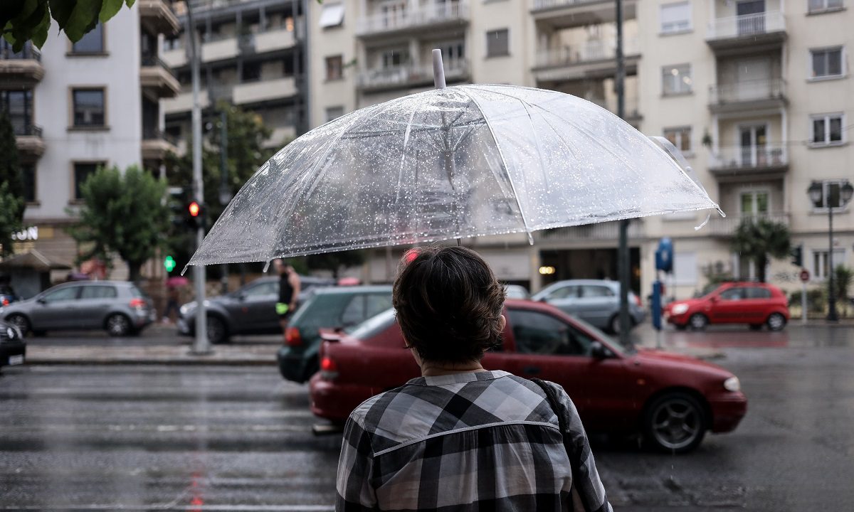 Κακοκαιρία: Επικαιροποιήθηκε το Έκτακτο Δελτίο Επιδείνωσης Καιρού – Βροχές και καταιγίδες σε περισσότερες περιοχές!