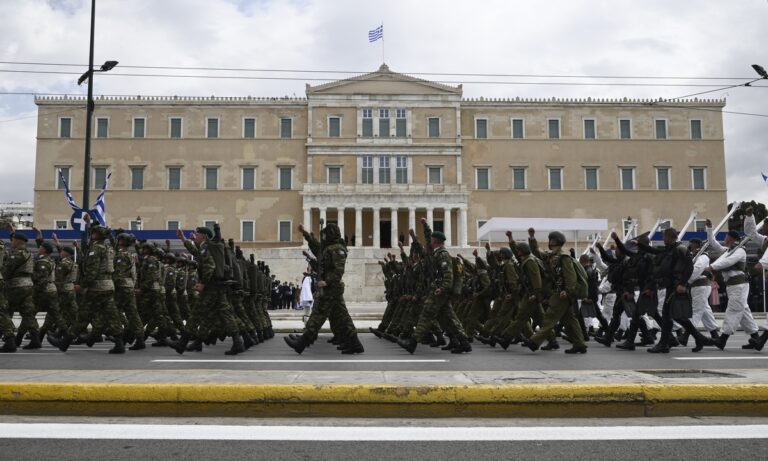 25η Μαρτίου: Με δόξα και τιμή η στρατιωτική παρέλαση στην Αθήνα (pics)