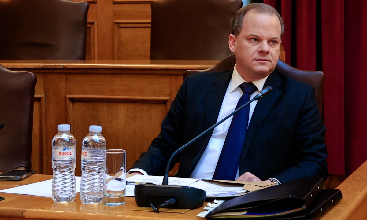 Έγκλημα στα Τέμπη: «Βάρος» ο Καραμανλής για την κυβέρνηση – Γαλάζιοι βουλευτές άρχισαν να τον «αδειάζουν» – «Εγώ θα παραιτούμουν από την ασυλία» είπε ο Κτιστάκης