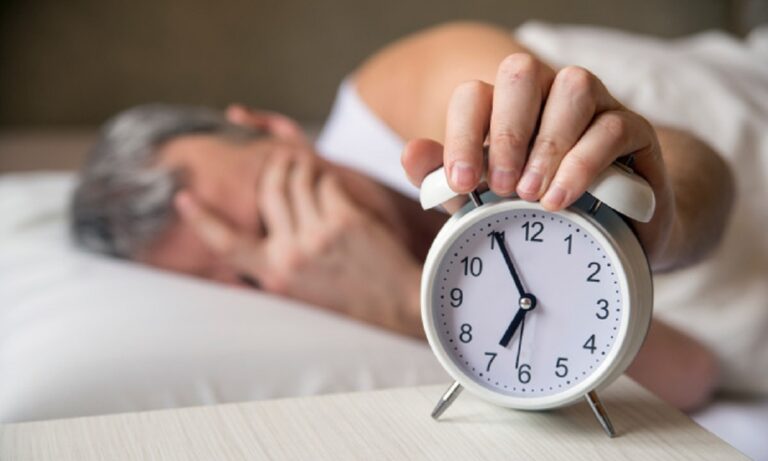 Δείτε πως είναι ο άνδρας που έχει να κοιμηθεί 62 χρόνια