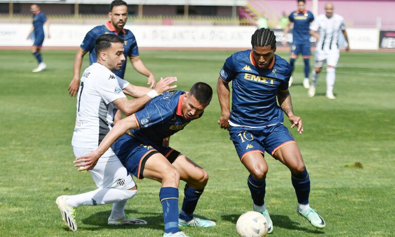 Διαιτησία: Τον Κατσουράνη τέσσερις, τον Κυνηγόπουλο τρεις! ΤΟ οφσάιντ στο Καλαμάτα – Καλλιθέα! (vid)