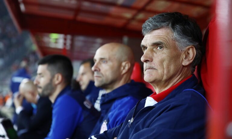 Ολυμπιακός: Τι κάνει ο Μεντιλίμπαρ με τους νέους του Ολυμπιακού – Γιατί τους παίρνει στις προπονήσεις