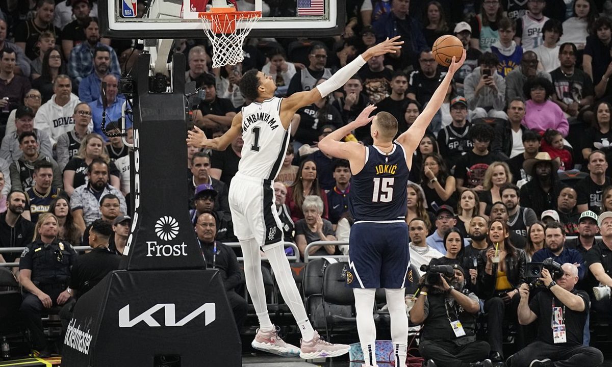 NBA αποτελέσματα: Ο Γιόκιτς νίκησε τον Γουεμπανιάμα – Πήραν το ντέρμπι οι Πέλικανς