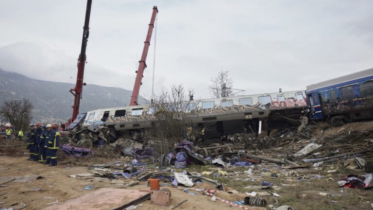 Τέμπη: Ο Βαγγέλης Βλάχος διαλύει το κυβερνητικό αφήγημα – «Δεν υπάρχει καμία φωτογραφία γερανού να επιχειρεί στο σημείο μετά το μπάζωμα»
