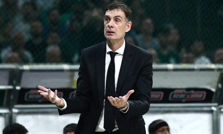 Παναθηναϊκός-Ολυμπιακός: Ένταση ανάμεσα σε Μπαρτζώκα και Αταμάν! – Έπεσαν τεχνικές ποινές! (vids)