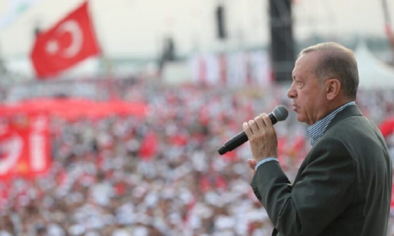 Τουρκία: «Χαμός» – Οπαδοί του Ερντογάν χαρακτηρίζουν αχάριστους τους ψηφοφόρους της αντιπολίτευσης – Τα σενάρια για πρόωρη προσφυγή στις κάλπες