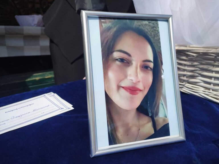 Δολοφονία: Στοιχειώνουν τη χαροκαμένη μητέρα τα τελευταία λόγια της Κυριακής στο τηλέφωνο με το 100 - «Οι αστυνομικοί να γίνουν άνθρωποι».