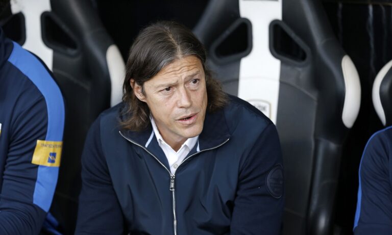 Δεν κλήθηκε σε απολογία ο Αλμέιδα που έπιασε από τον λαιμό άνθρωπο μετά το τέλος του παιχνιδιού στην Τούμπα – Όμως με τρεις νίκες ο Ολυμπιακός παίρνει το πρωτάθλημα