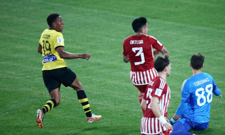 Νίκλας Ελίασον: Πόσα παίρνει ο σύγχρονος Καραγκιοζόπουλος της ΑΕΚ