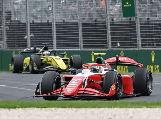 f1-andonelli-Mercedes-AMG-W15-formula-1-hamilton