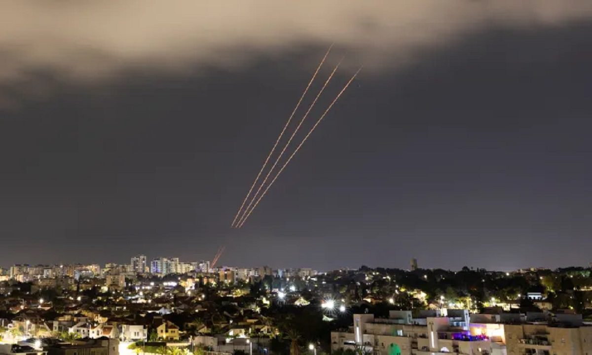 Έβγαλαν τα μπλοκάκια στις ελληνικές Ένοπλες Δυνάμεις – Γιατί η επίθεση του Ιράν μελετάται και ο ρόλος της Τουρκίας