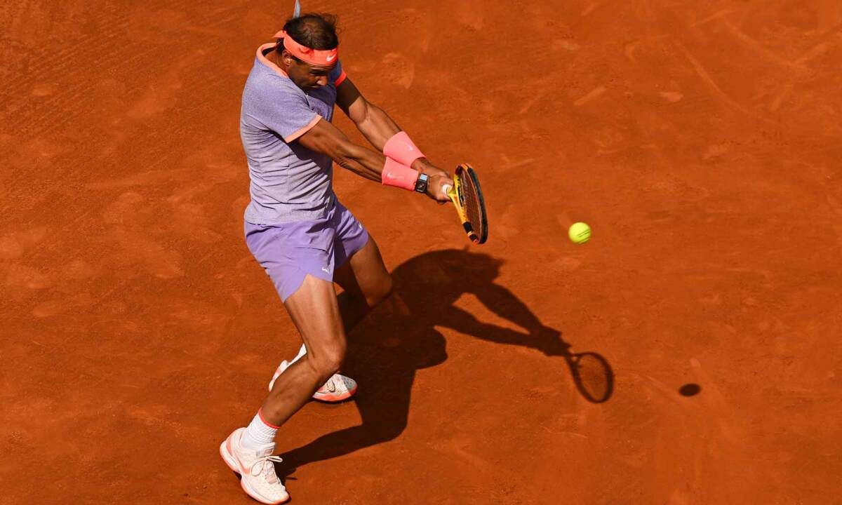 Το φοβερό backhand του Ράφα Ναδάλ που χειροκρότησε όλο το κοινό! (vid)