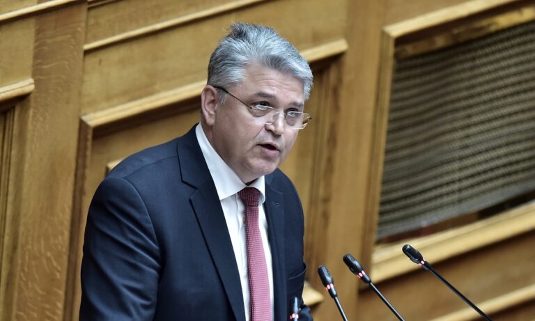 Πρώτη φορά μέσα στη Βουλή ακούστηκε ο Ακάθιστος Ύμνος από πολιτικό αρχηγό