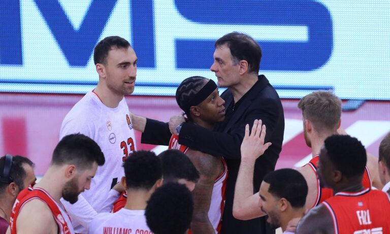 Τι συνέβη στα αποδυτήρια του Ολυμπιακού πριν τη Φενέρμπαχτσε