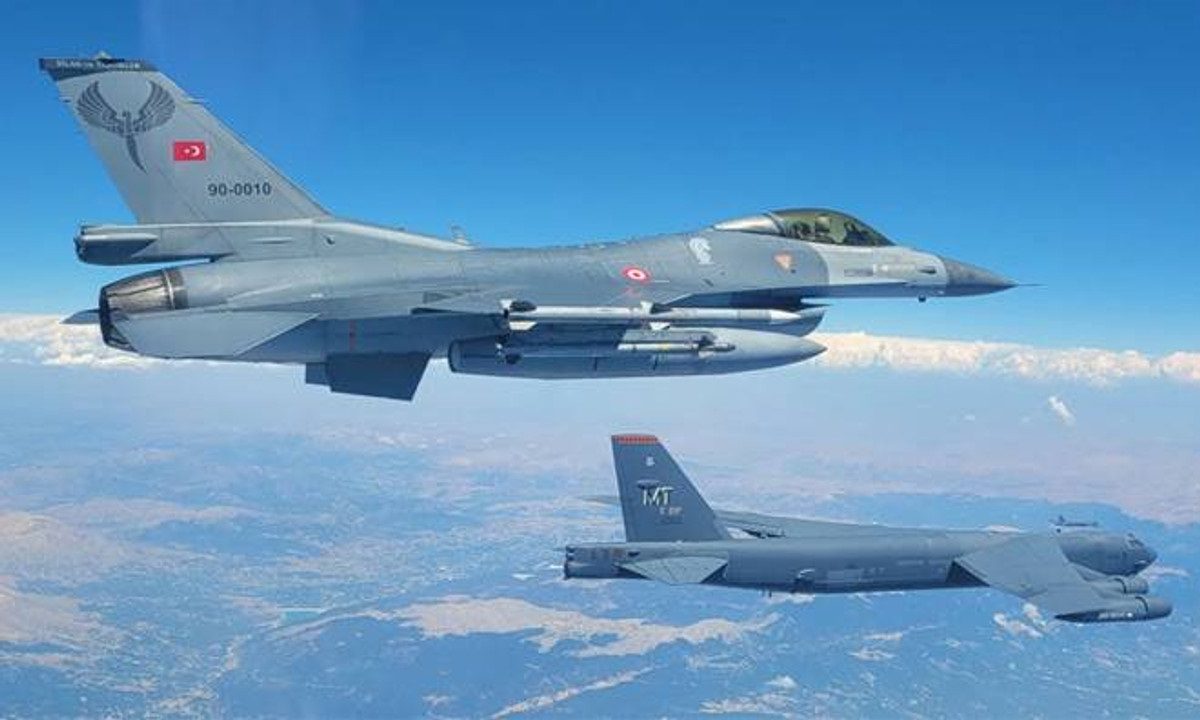 Τουρκία: Συνεχίζει το εξοπλιστικό πρόγραμμα «μαμούθ» –  F-16, υποβρύχια, φρεγάτες και νέο αεροπλανοφόρο!
