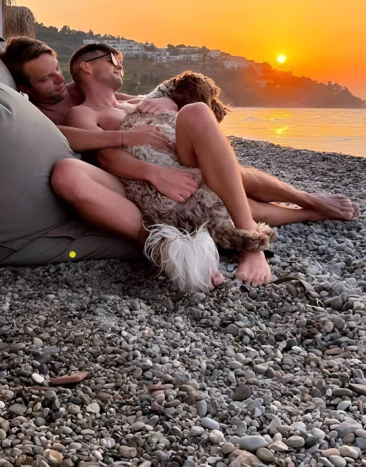 Στέφανος Κασσελάκης και Tyler μαζί γυμνοί στην παραλία... 