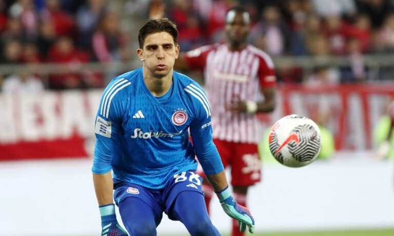 Ολυμπιακός: Ο Χοσέ Λουΐς Μεντιλίμπαρ δεν χαρίζεται στον Τζολάκη – Τι έγινε