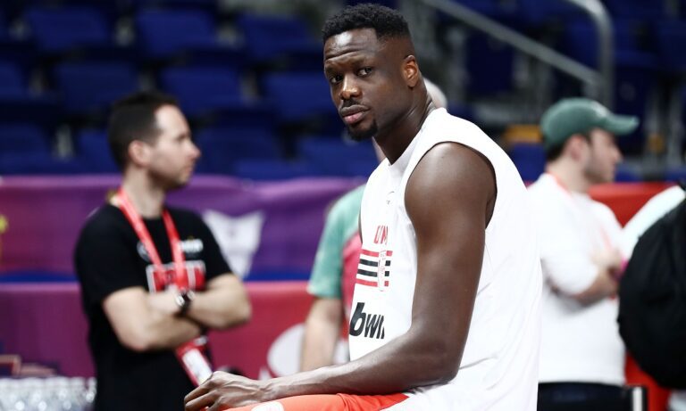 Απίστευτη γκαντεμιά στον Ολυμπιακό! Τέλος ο Φαλ, χάνει τα ντέρμπι με τον Παναθηναϊκό